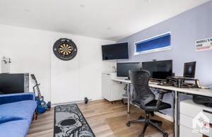 Photo 21- click for photo gallery